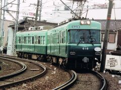 石場駅までは京阪電鉄石坂線600系車両に乗りました。