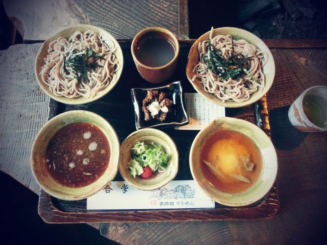 あああああ、おそばも、全世界のベジタリアンに教えてあげたい、禅的おいしさ<br /><br />昼食　雲水そば (大根おろし・じゅんさい入りとろろ 2種のおだしにつけて食べる) ネギとわさびの薬味、小梅、お麩でつくった精進料理の貝のしぐれ煮 みぞれ添え、そば湯、お茶<br /><br />すばらしい!!<br />生きているってありがたい、と思って食した。