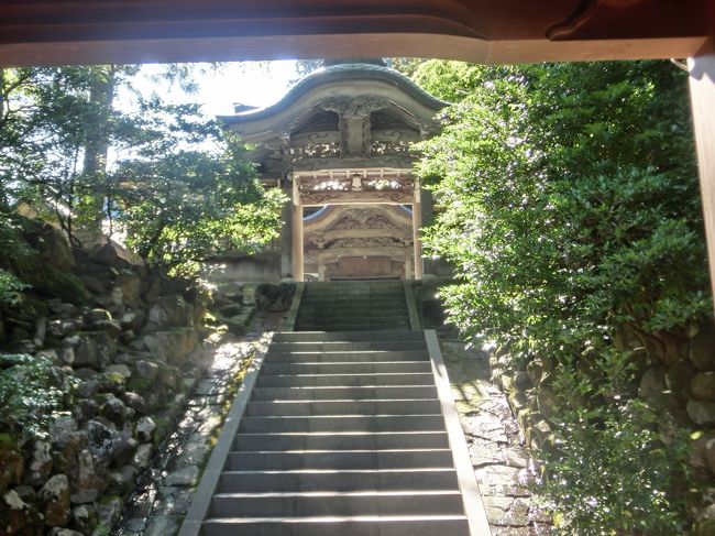 回廊の途中から拝観する建物も。<br />他に、法堂(はっとう、読み方むずかしい)・仏殿・大庫院など見て。どこにいるのかわからなくなる迷い人続出。拝観者同士で、上にまだお堂があるだの、教え合ったり。お手洗いをお借りしましたが、徹底的に綺麗でした。