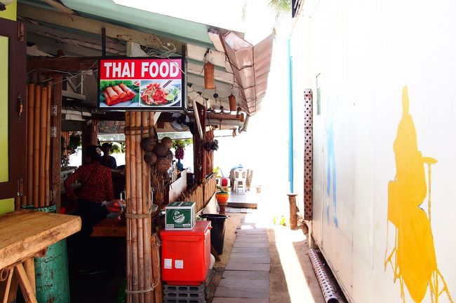 最後だから海を見ながらビールが飲みたいという夫の希望を叶えるため、毎日通過して気になっていたメイン通りから伸びる海沿いの通路奥にある“Fisheman's Restaurant”へ。