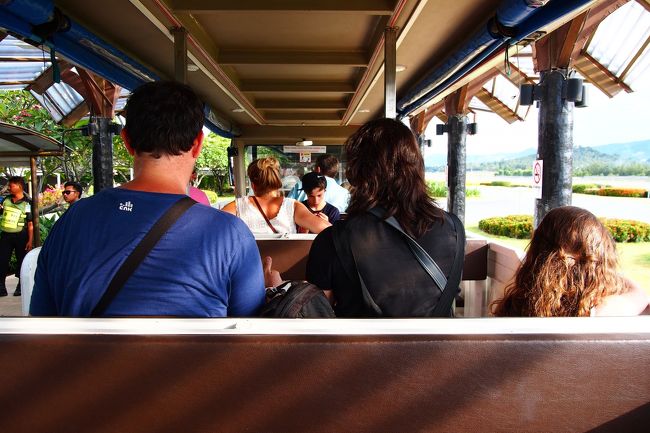 両サイドがオープンな造りだから、天気が良くて良かった。