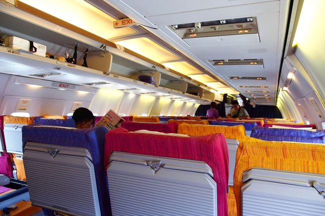 BKK行きの機内は結構空席が目立つ。