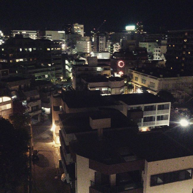 客室からの風景（夜Ver)<br />繁華街にあるホテルですが、部屋に入ってしまえば静かです。