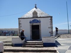 メモリア礼拝堂。
ここは入口に物乞いがいました。
ポルトガル、ここまで見かけなかったのに。