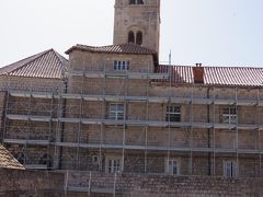ドミニコ会修道院は２０１７年７月現在、修復工事中です。
