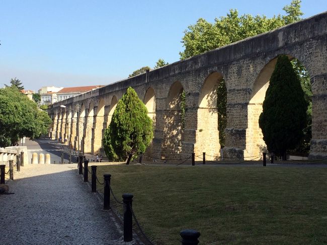 さらに町を歩きます。<br />10年前には、存在さえ知らなかった、水道橋や植物館。<br />とにかく、歩けるだけ歩きます。
