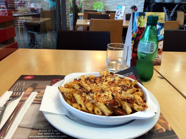 ここまでで、もっとも美味しかったのは、ピザハットのボロネーズソースのペンネでした。塩辛くなく、ソースの味付けがよかったです。