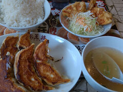 ●大阪王将

ジャンボ肉汁餃子定食！
大きいけど、ジューシーでした。
大阪王将の中でも、ここのお店、特に美味しいなと感じます。