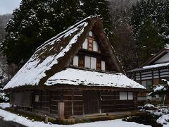 飛騨峡合掌ラインの街道から少し入ったところにある合掌造りの家
現存する合掌造りの家の中で最古級のものらしい。