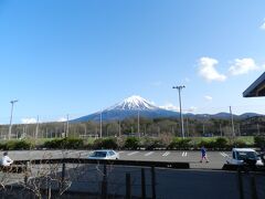 道の駅「なるさわ」は、富士山のほぼ真北に位置しているので、富士山の北側斜面の風景を望むことができます！