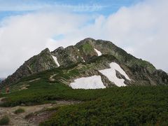 水晶岳の堂々とした双耳峰が見えてきた！ 