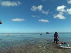 ここは水納島？
いや実は多良間島のビーチだよ～。

ということは・・・、今回は残念ながら水納島に渡ることができなかったさ～（泣）