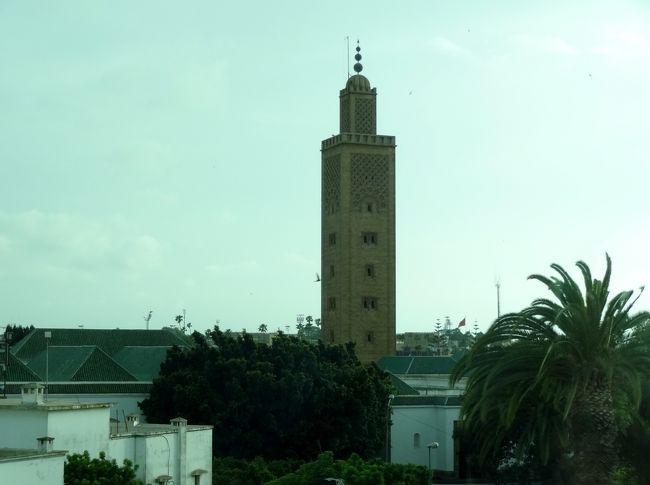 お部屋からミナレットが見えます。<br />朝方（３時半くらい？）のアザーンはホント、すごいです（音量）。<br />睡眠不足でも目が覚めます。でも私は２日で慣れましたケド。