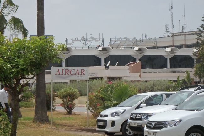 空港、こんな感じ。