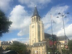続きましてサン・ジェルマン・デ・プレ教会です。
少し小ぶりな教会ですがステキな建物です。
教会のハシゴなんかした事ないですが御利益はあるでしょうか？