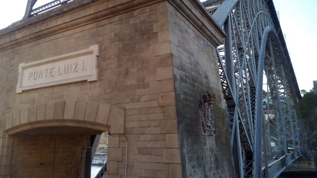 橋の袂に着きました。