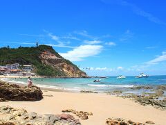 【Morro de Sao Paulo モーホ・デ・サンパウロという島】

どうやら、あの丘から下って来るようです。