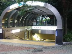 成田第三ターミナル9：20発のバニラエア使用のため、まずは都内から千葉県へ！
1000円で成田空港へいけるという、「アクセス成田」バスで銀座から成田に向かいます。
6時銀座発のバスに乗ります。バス停は銀座駅C4出口が近いです。