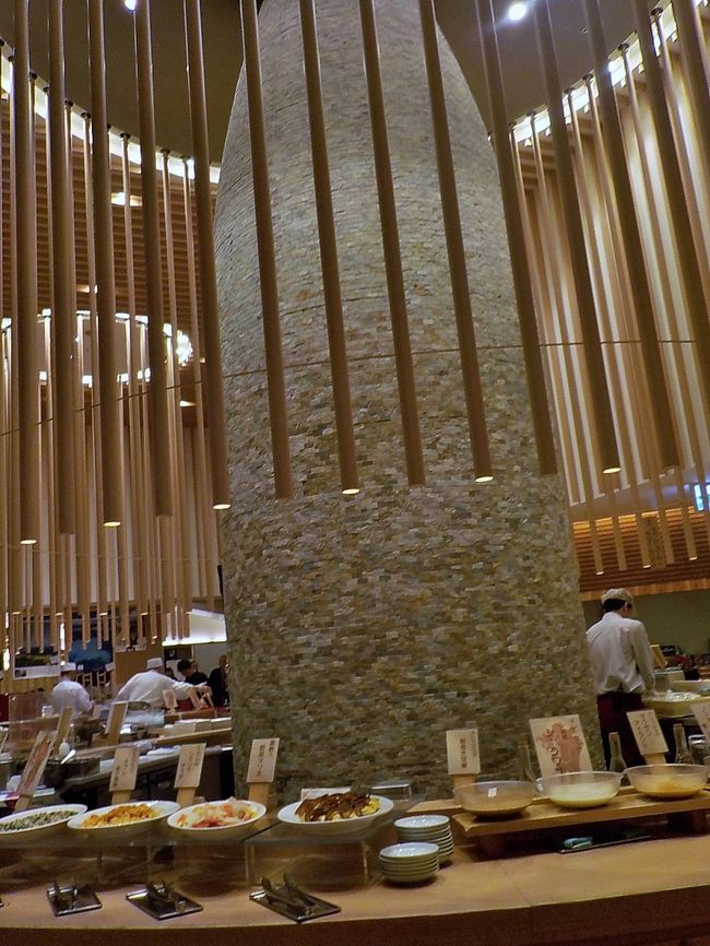 料理はバイキング形式