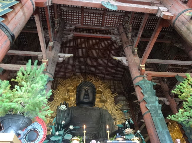 廬舎那仏座像<br />発願者:聖武天皇<br />高さ:15ﾒｰﾄﾙ<br />制作年:752年 天平時代