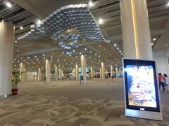 なかなか荷物が出てこないことで有名な空港らしいですが・・