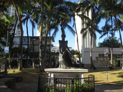 PRINCESS KAIULANI STATUEにご挨拶