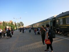6:40頃、列車はモンゴルとの国境の町、二連駅に到着した。