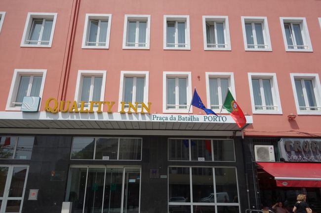 タクシーで6.25ユーロでホテルに到着。<br />ホテルはクオリティイン。<br />REDE EXPRESSのターミナルに近くて選んだので何となく納得できない感じがします。
