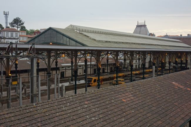 サンベント駅構内が見えます。