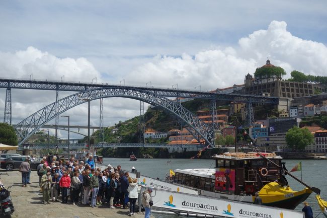ポートワインを飲んでいい気分になって外に出ると晴れ間がのぞいています。