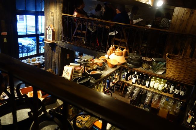 夕食はCervejaria Brasão。<br />予約をしないで行ったのですがかなりの席が予約で埋まっている様子。<br />ギリギリセーフでテーブルにつくことが出来ました。<br />私たちより後に来たお客さんたちは断られていました。