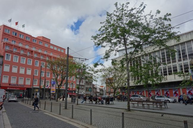 さりげなく上り坂。<br />ホテルが見えてきました。<br />夕食まで一休みです。