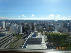 　　ホテルの窓から見える、釧路の街並み。
