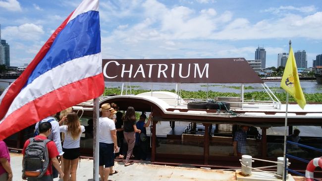 ホテルボートでお昼ご飯を食べに街に行きます。<br />5分の船旅だけど、楽しいなぁー(≧∇≦)b