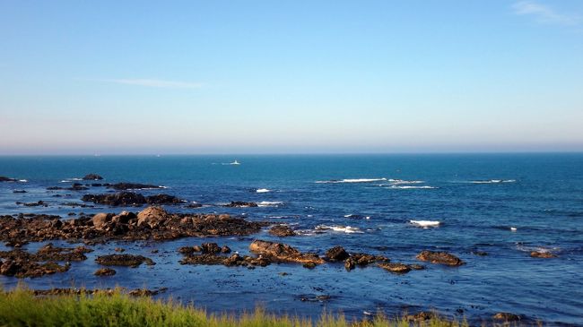 新市街を走り抜けて、海に出て、今度は、ビーチ沿いから、川の河口から旧市街へと走ります。