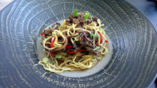 二種類からチョイスする式で、最初が、オックステールのパスタ