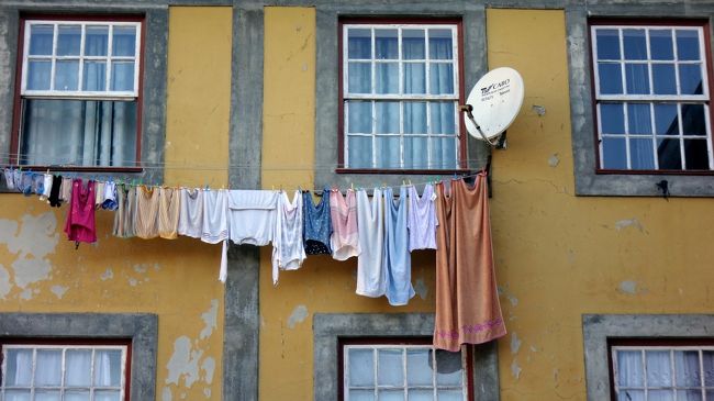 橋近くの路地を歩いていると、こんな風景も・・・