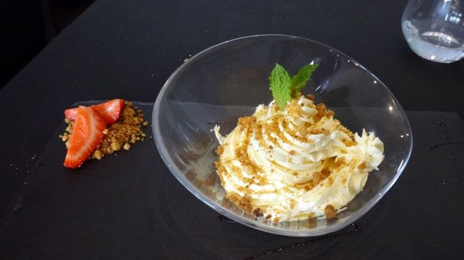 そしてデザート、マンゴーのムースだったかな。