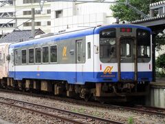 七尾駅からは、のと鉄道に乗って穴水へ向かいます。普通列車は2両のワンマン運転で、学生の利用が中心のようでした。