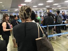 乗継用のセキュリティ。
混んでるのに1列しか開いてなくてイライラ。
乗継ちゃんとできるか心配…。