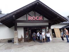 ROCKは大行列。
カレーが美味しいとか。
一度食べてみたいな。