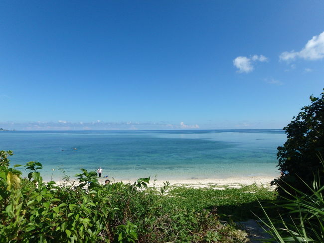 運転上手なNちゃんにお任せ、サクサクと進み、米原ビーチ到着！<br />着いたのは10時くらいでしたが、なんとか無料駐車場の方に停められました～<br />はああ～綺麗すぎる色…