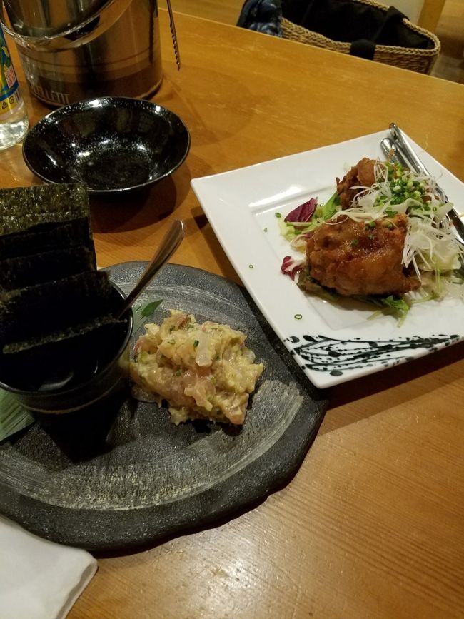 テビチの唐揚げとなめろうだったかな？<br /><br />ここなかなか美味しかったし、席も広くて居心地良かったです