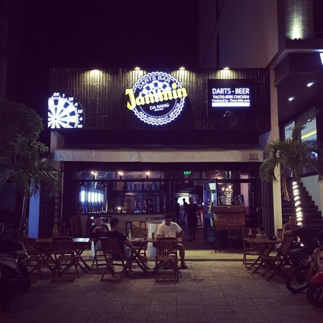 初日から最終日まですっかりお世話になったダーツバー JAMMINさん！日本人経営のお店です！<br />オーナーさんの見た目のイカつさに初めは圧倒されましたがとってもフレンドリーで優しい方でした！