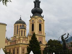 セルビア正教会

教会前の広場でブックフェアが開催中でした。