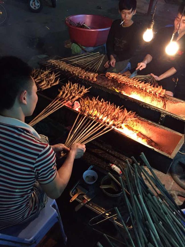 ベトナムの焼き鳥。手羽先こんなに食べたの人生で初かも笑