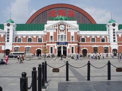 その後、瀋陽駅へ。かつての満洲国の南満州鉄道の重要な中心駅だった旧奉天駅站。