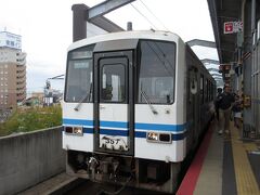 出雲市駅に到着。
ホーム向かいに停車中の電車に乗換え。
大田市行きの一両編成です。