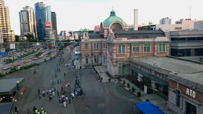 ソウル駅の歩道橋（元、高速道路)から！