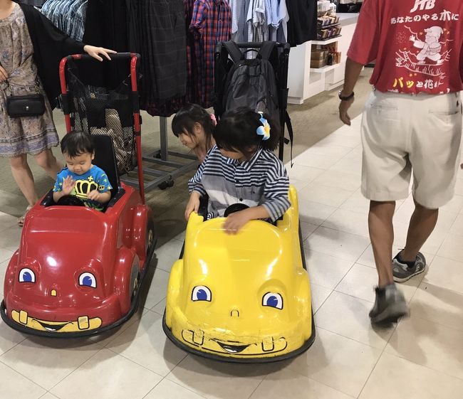 2人乗りカートがあって便利でした!2人乗りカートは8ドル、1人乗りは5ドルで、後から8ドル返ってきました?